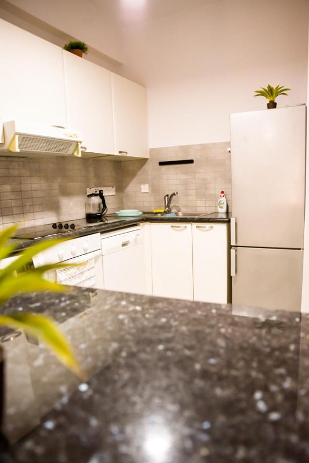 Beautiful Apartment Near The Sea And A Large Private Garden Paphos Exterior photo