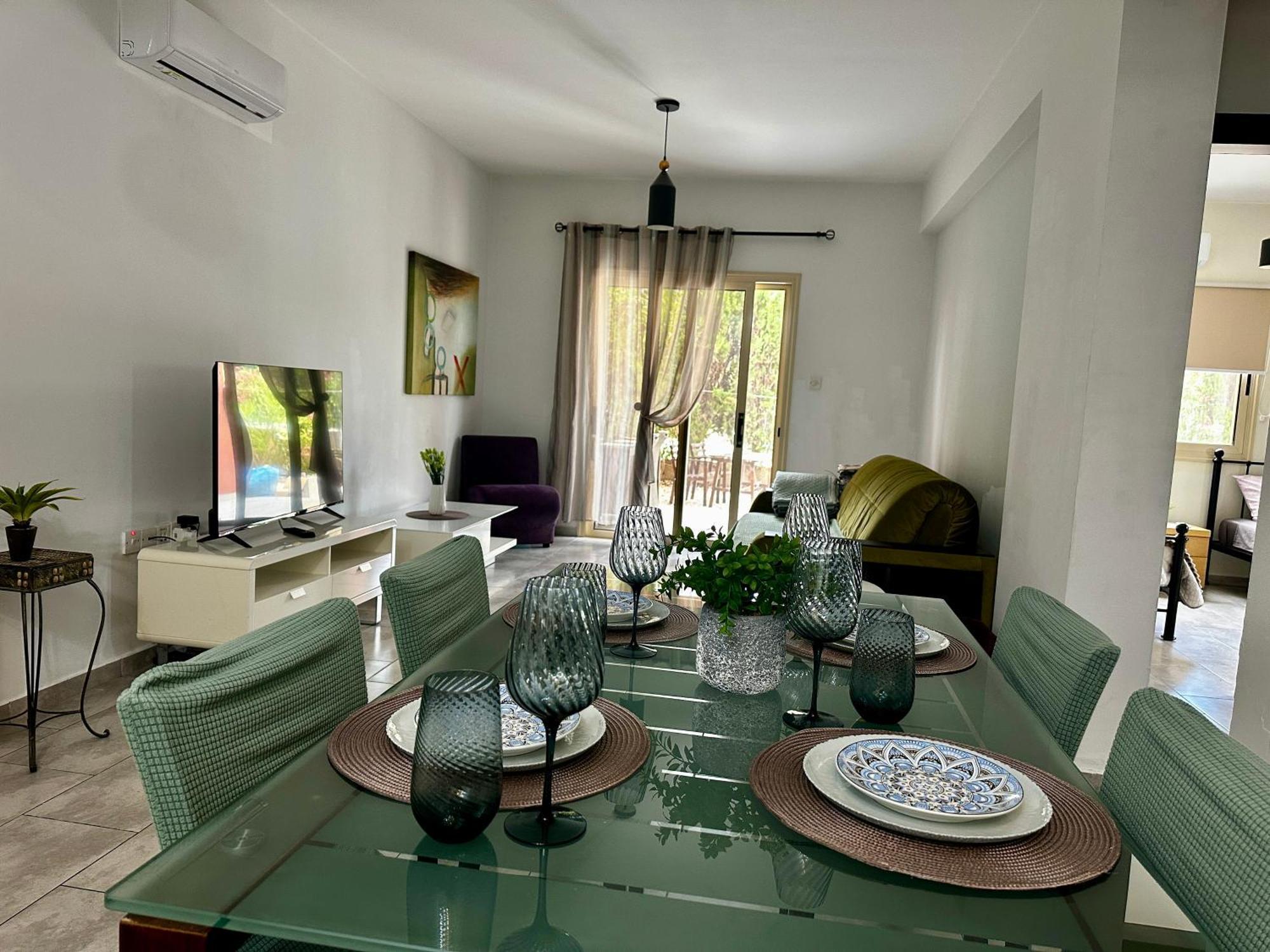 Beautiful Apartment Near The Sea And A Large Private Garden Paphos Exterior photo
